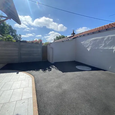 Maison Familiale Avec Terrasse Et Proche A - Fr-1-364-98 Saint-Brevin-les-Pins
